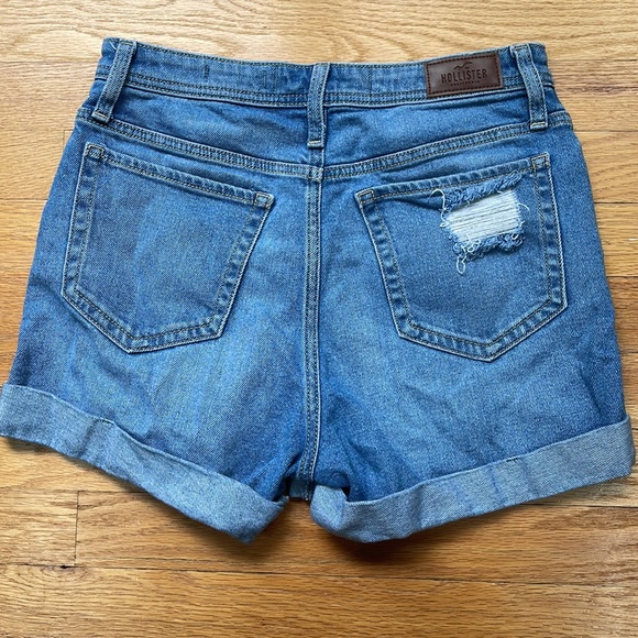 Hollister ultra high rise mom shorts - Picture 2 of 5